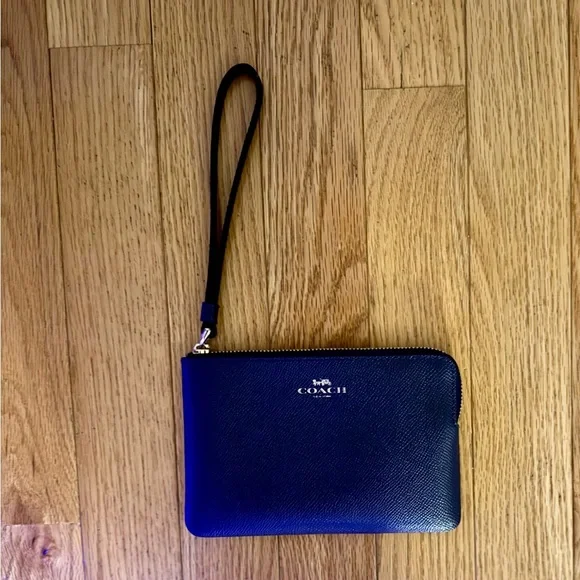 Coach Dark Navy Wristlet includes 2 roomy card slots - Picture 1 of 4